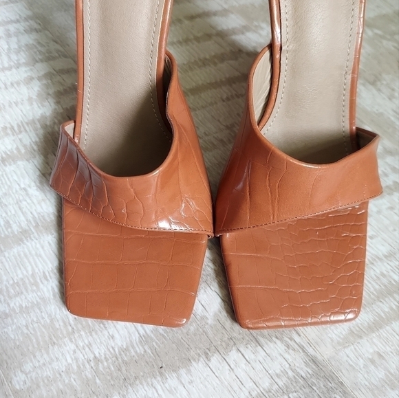 EGO Faux Leather Sculptured Heel Mule - Picture 5 of 16